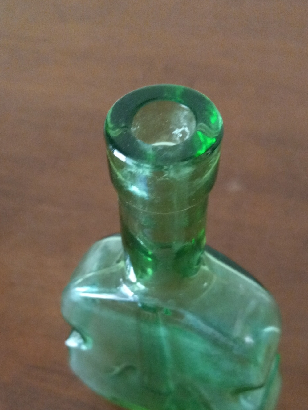 Vintage Green Glass Violin-Shaped Bottle - Picture 7 of 9